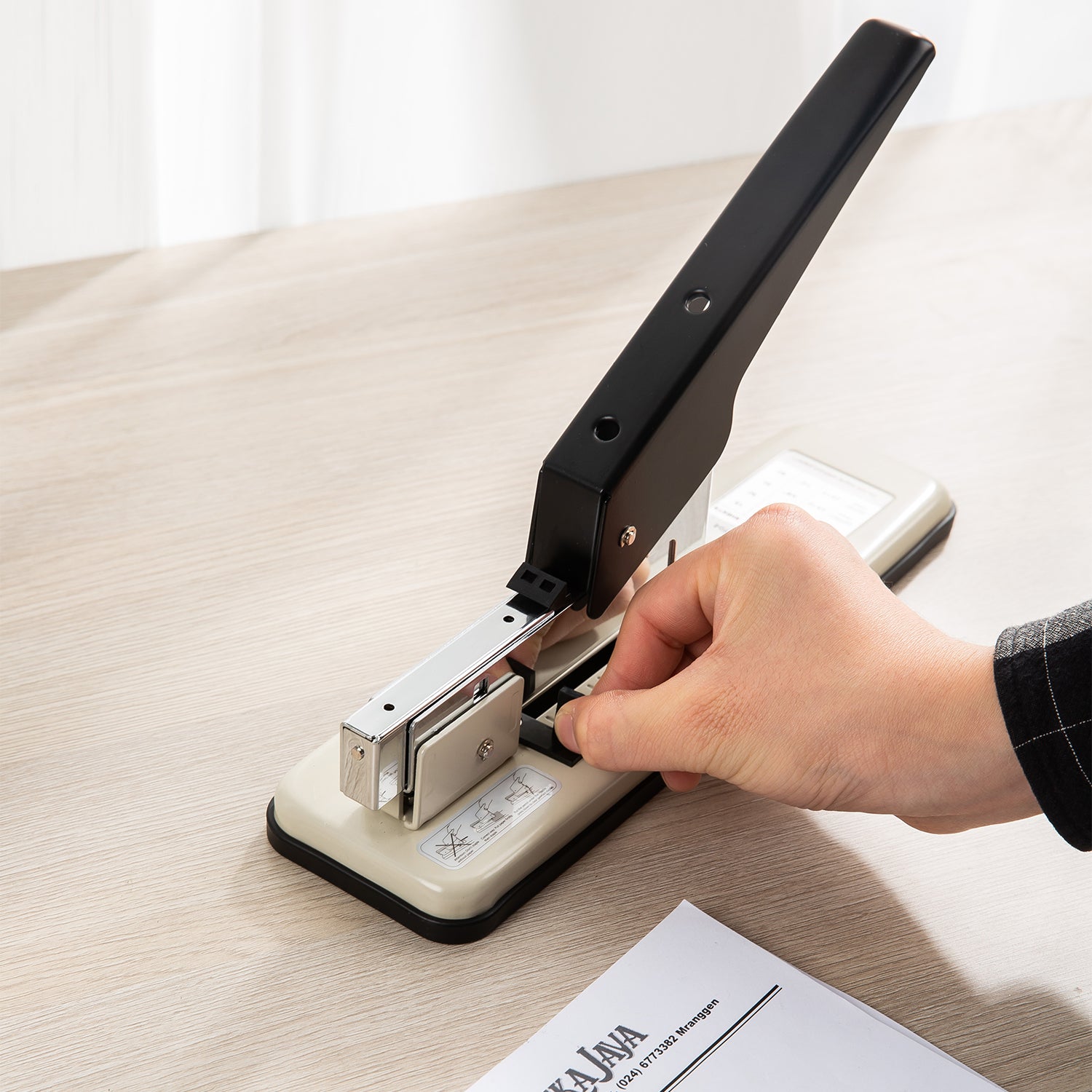 (E0394) Heavy Duty Stapler-Modern
