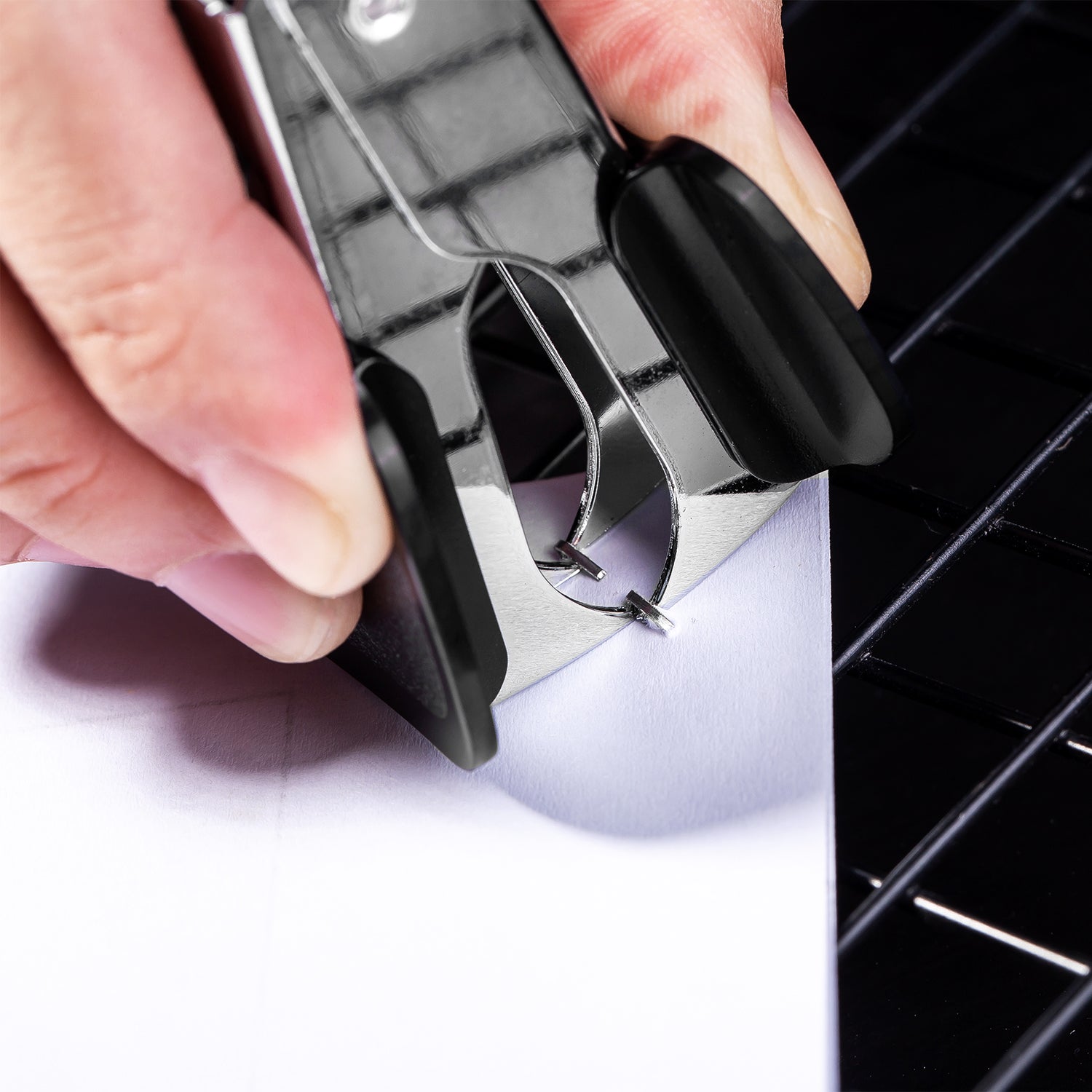 Staple Remover-BK | Safe | Compact | Easy staple removing