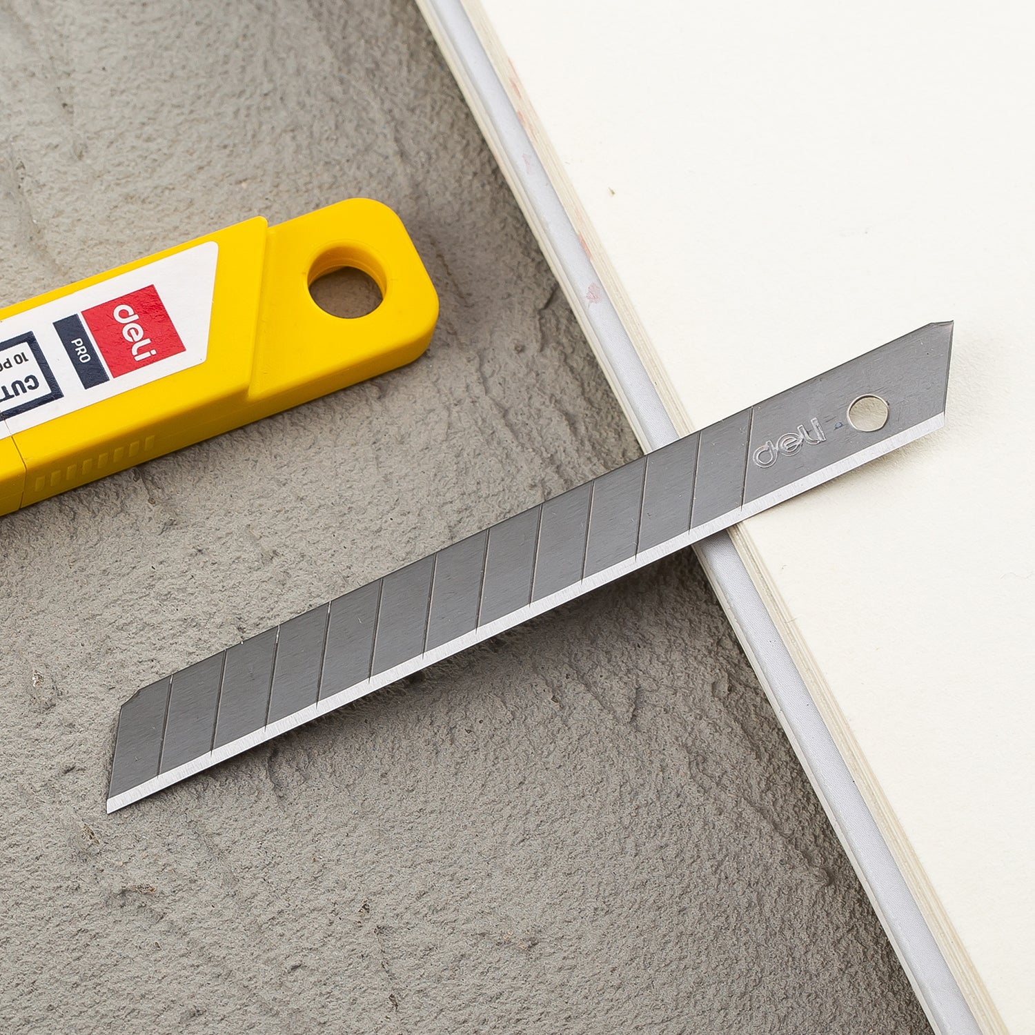 Anti-Cutter Blade 13 snap-off blades SILVER | Sharp | Long-lasting | Pack of 10