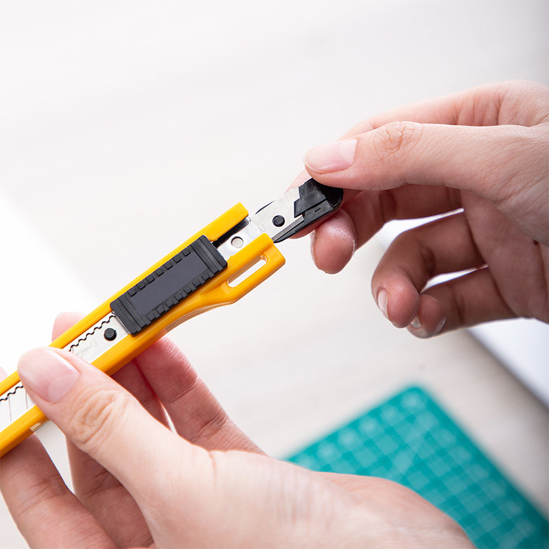 Cutter-Small- Yellow | Sharp SK5 Blade | Ergonomic grip | 1 free blade