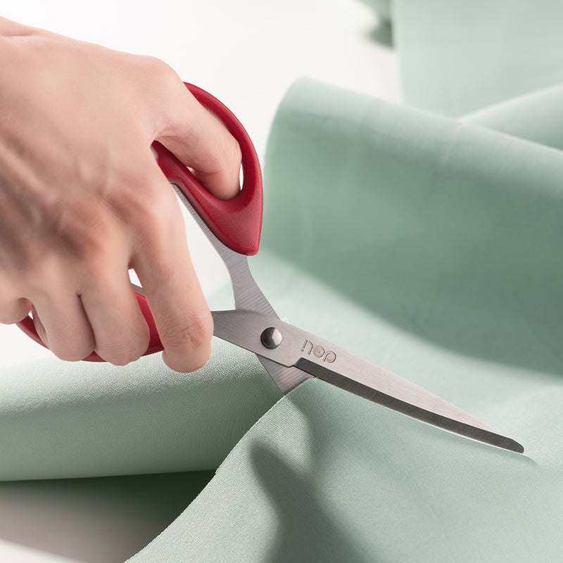 (E6009) Scissors-Medium-BK-RD