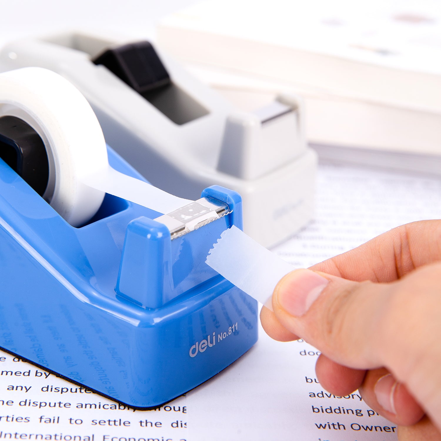 (E811) Tape Dispenser-Medium-W-BL